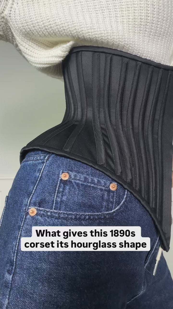 video of black corset on jeans